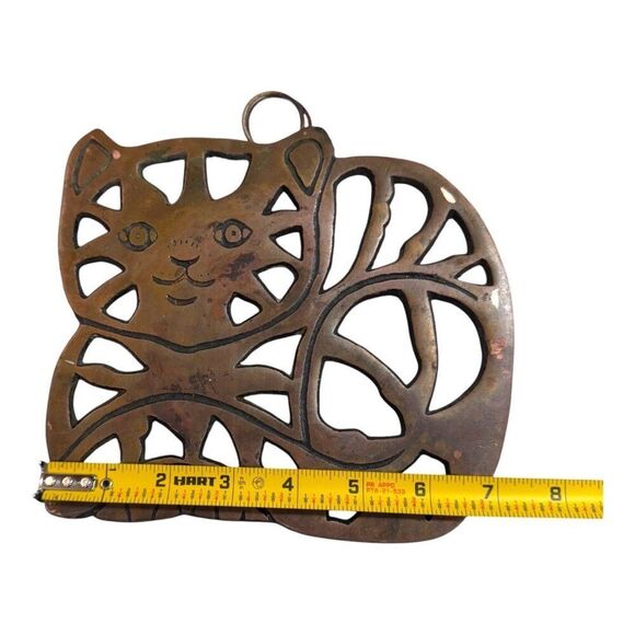 Vintage 99 Cast Iron Cat Shaped Trivet Intricate Cutout Design Hanging Ring SEE - Picture 4 of 9